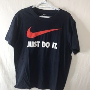 Nike Tee Crewneck Men Large Unisex Swoosh Logo Spell Out